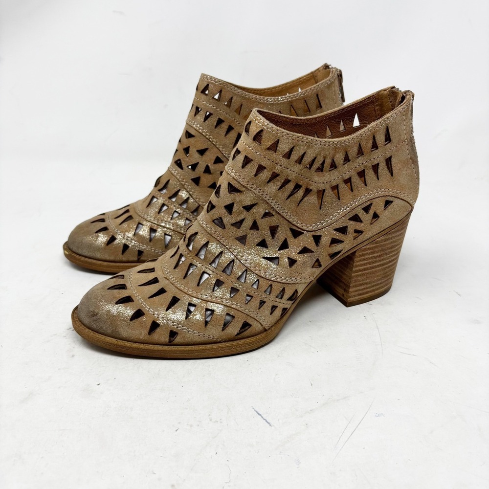 Sofft Gold Metallic Suede Cutout‎ Ankle Boots Block Heel Back Zip Women Size 8